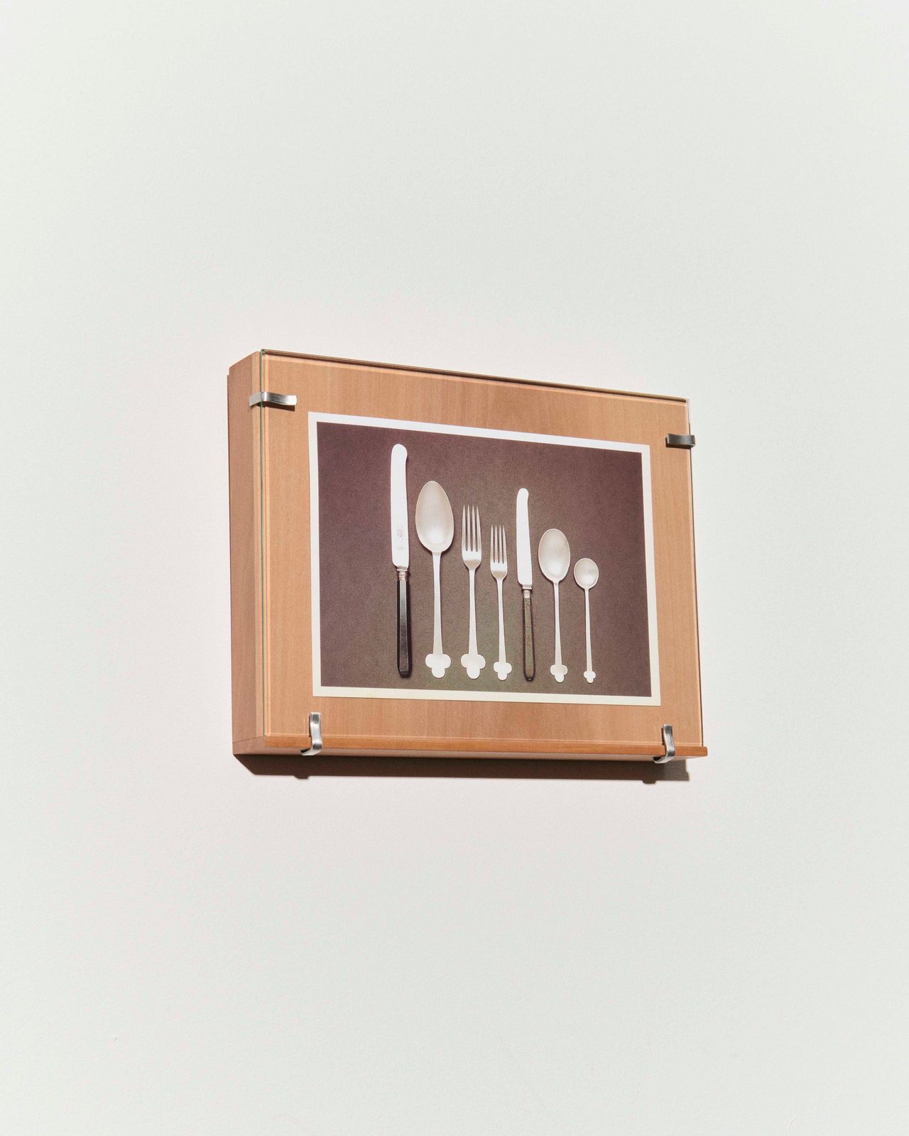 SMALL LANDSCAPE PEARWOOD FRAME IN NATURAL BROWN