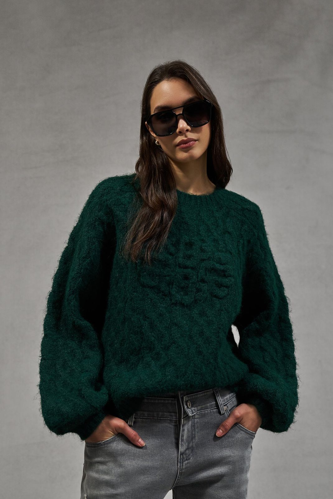 FLUFFY CABLE KNIT EMBLEM JUMPER - FOREST GREEN