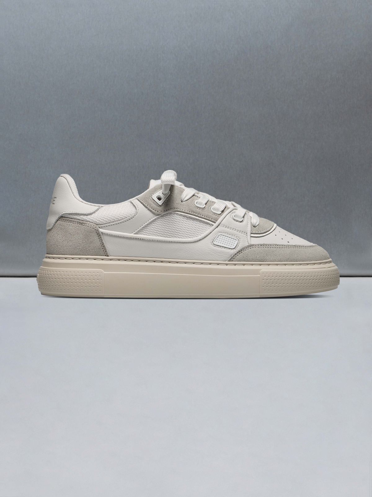 Atlas Trainer in White Beige