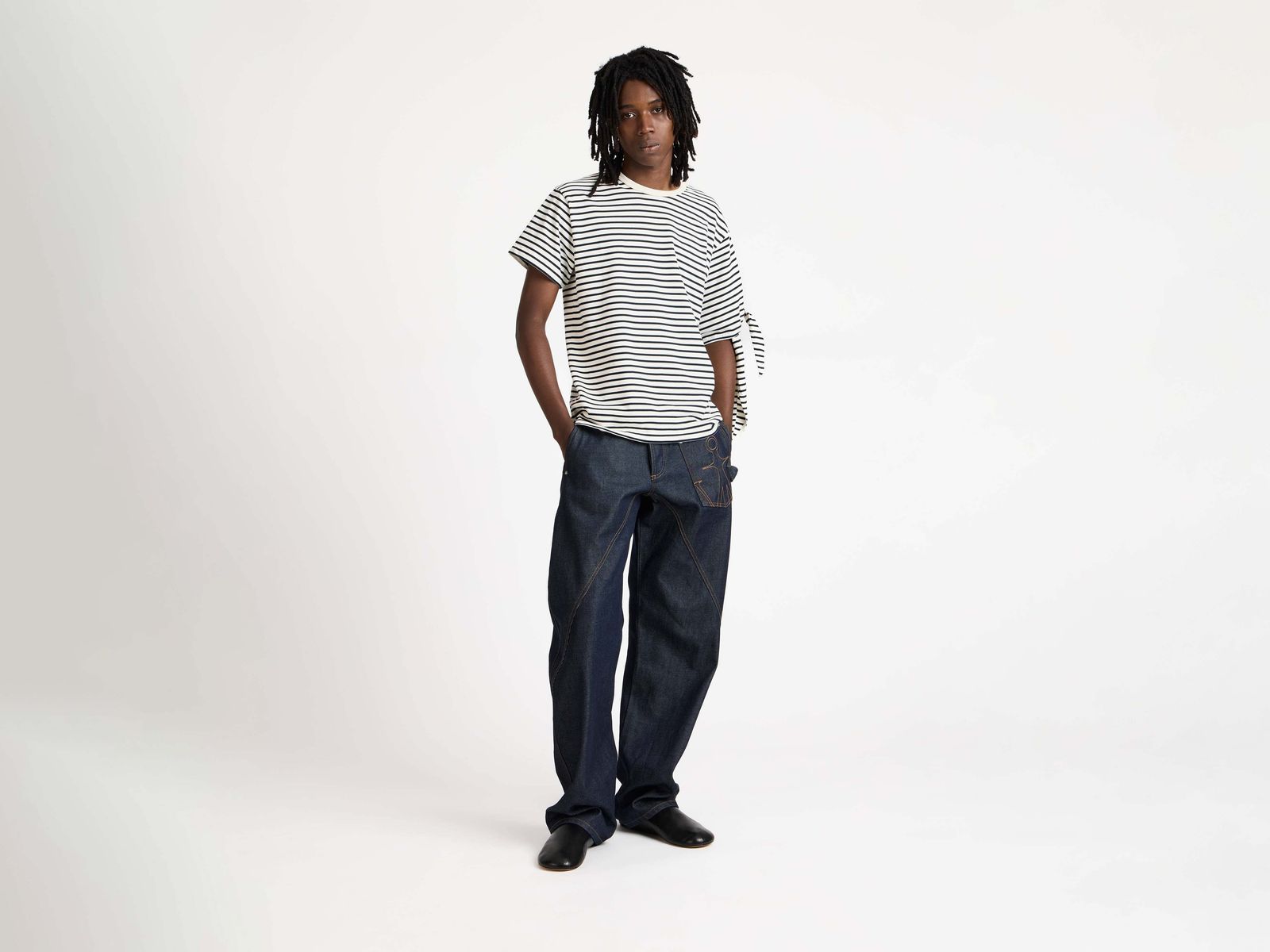 MENS SLEEVE KNOT T-SHIRT IN ECRU & NAVY