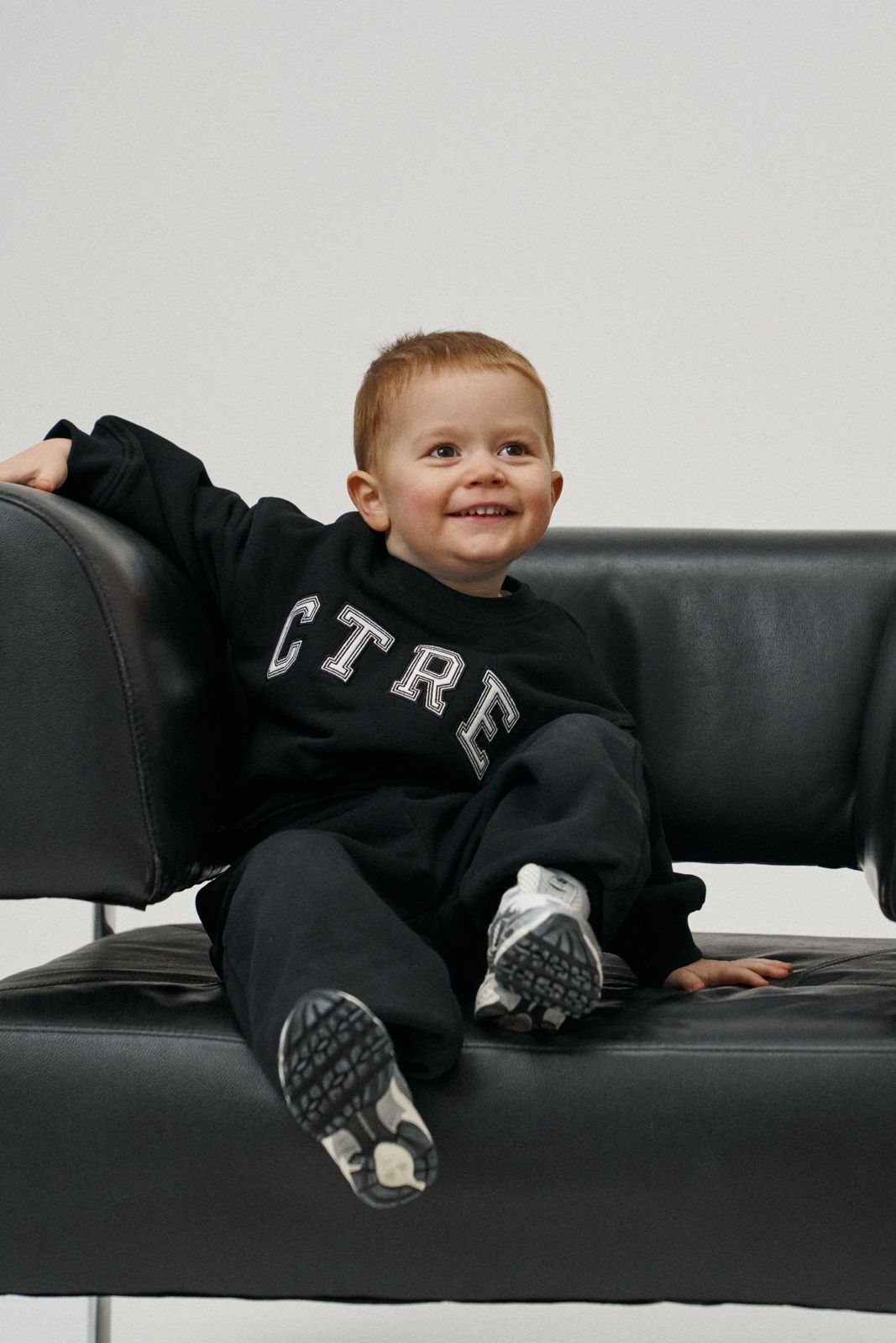 JUNIOR CTRE SWEATSHIRT - BLACK