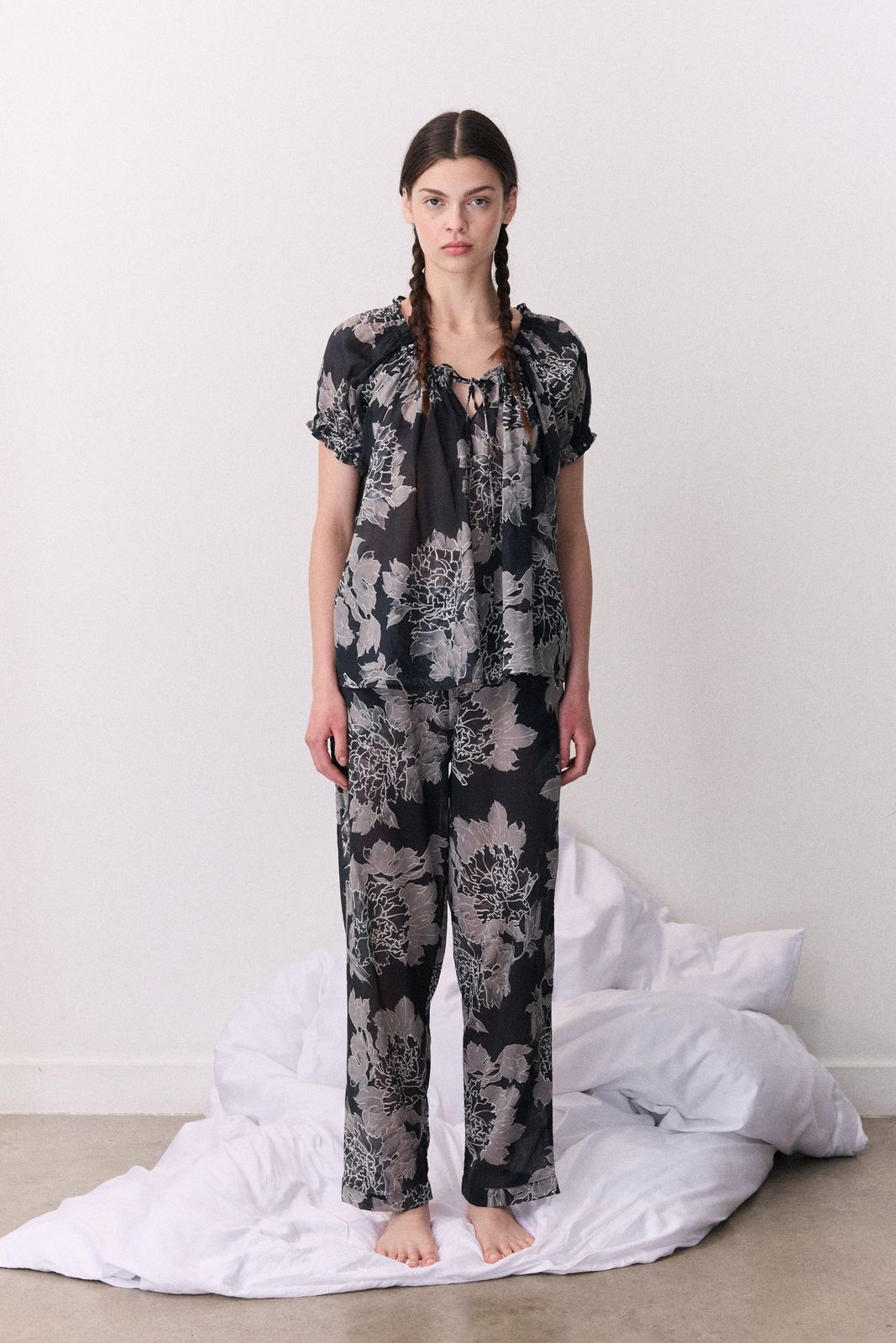 Light & Easy Short Sleeve & Trouser Set Peony Navy
