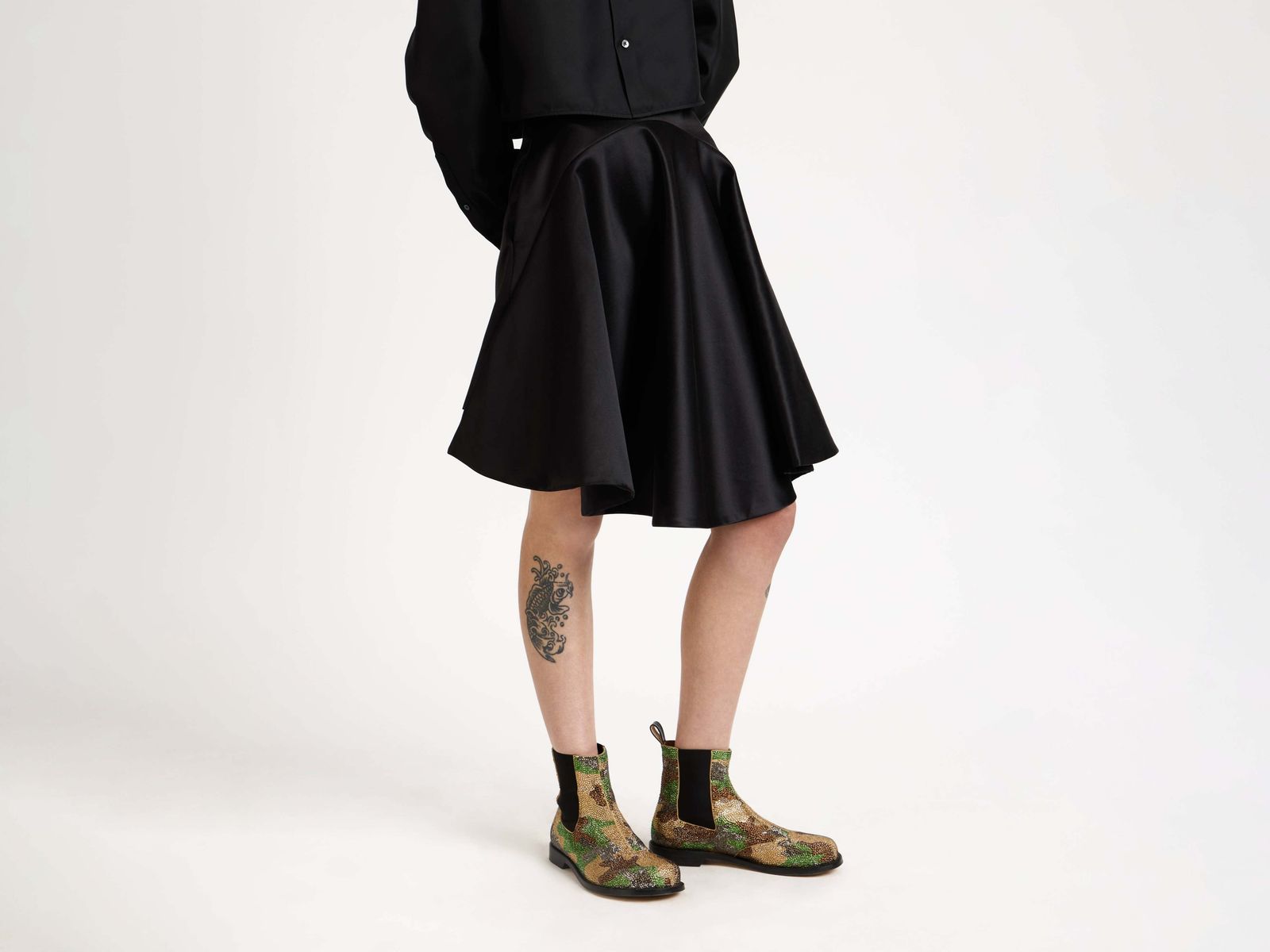 WOMENS TIPPED HEM CIRCLE SKIRT IN BLACK