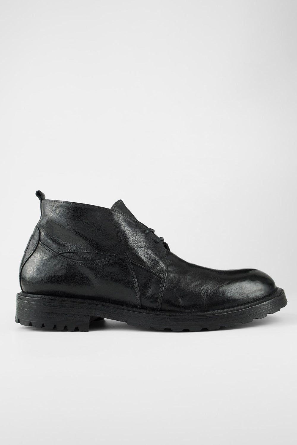 KEATS urban-black chukka boots.