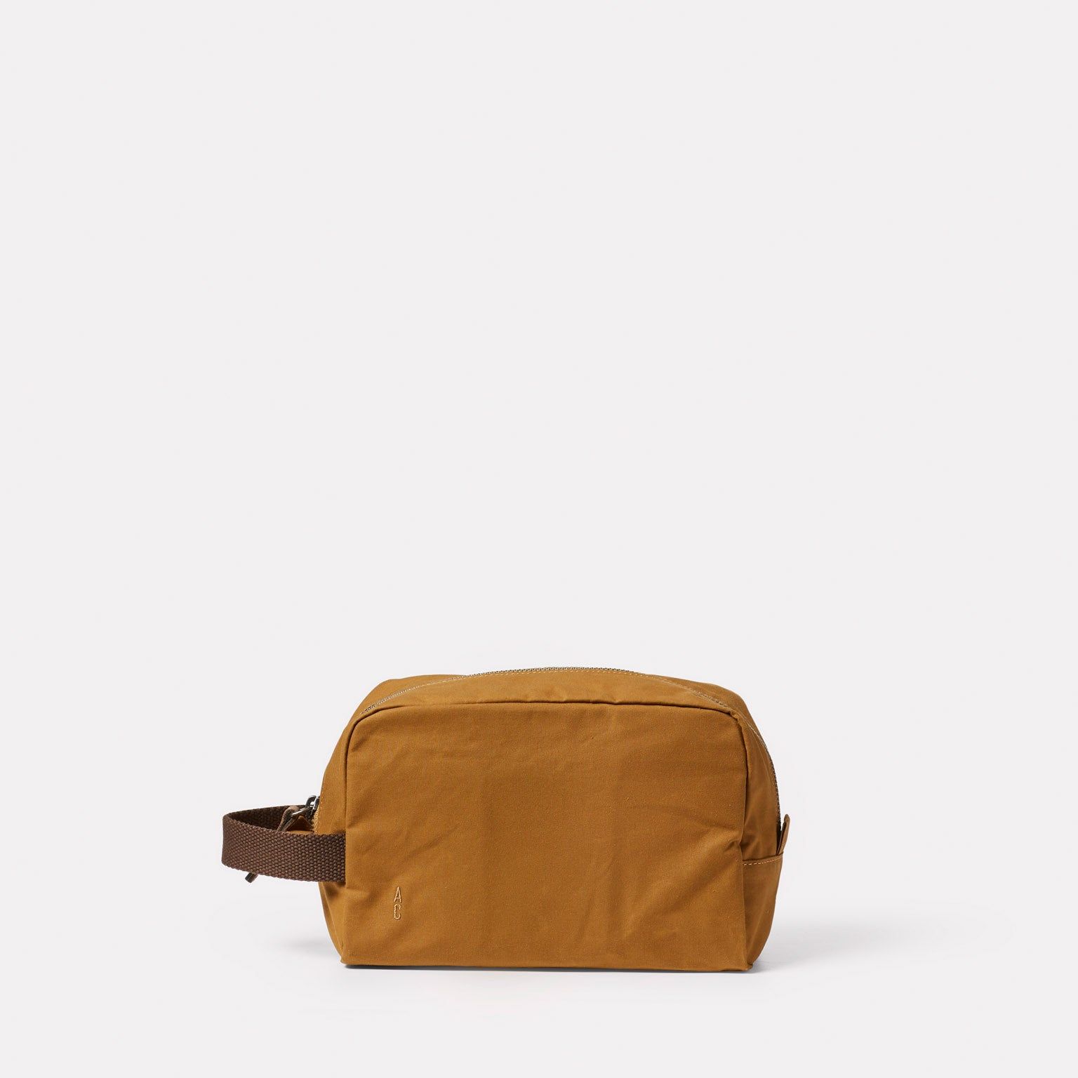 Simon Waxed Cotton Washbag in Chert