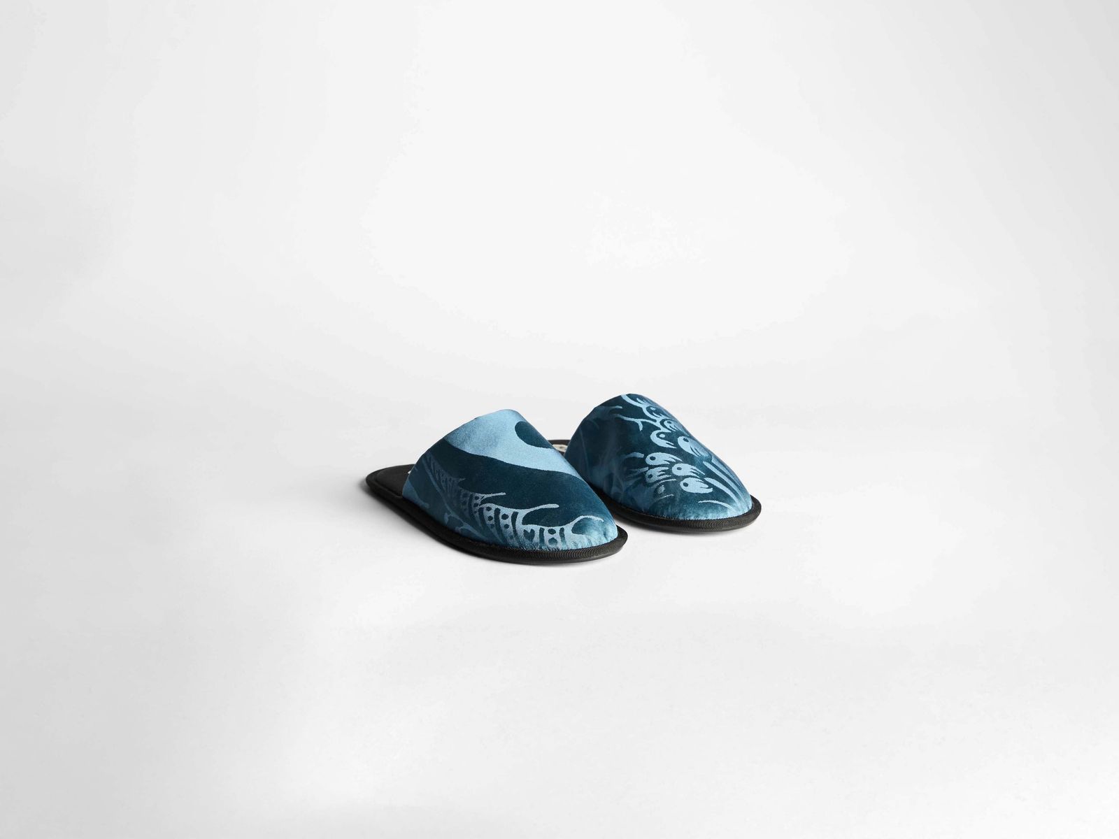MENS CLOSE TOE SLIDES IN AIRFORCE BLUE