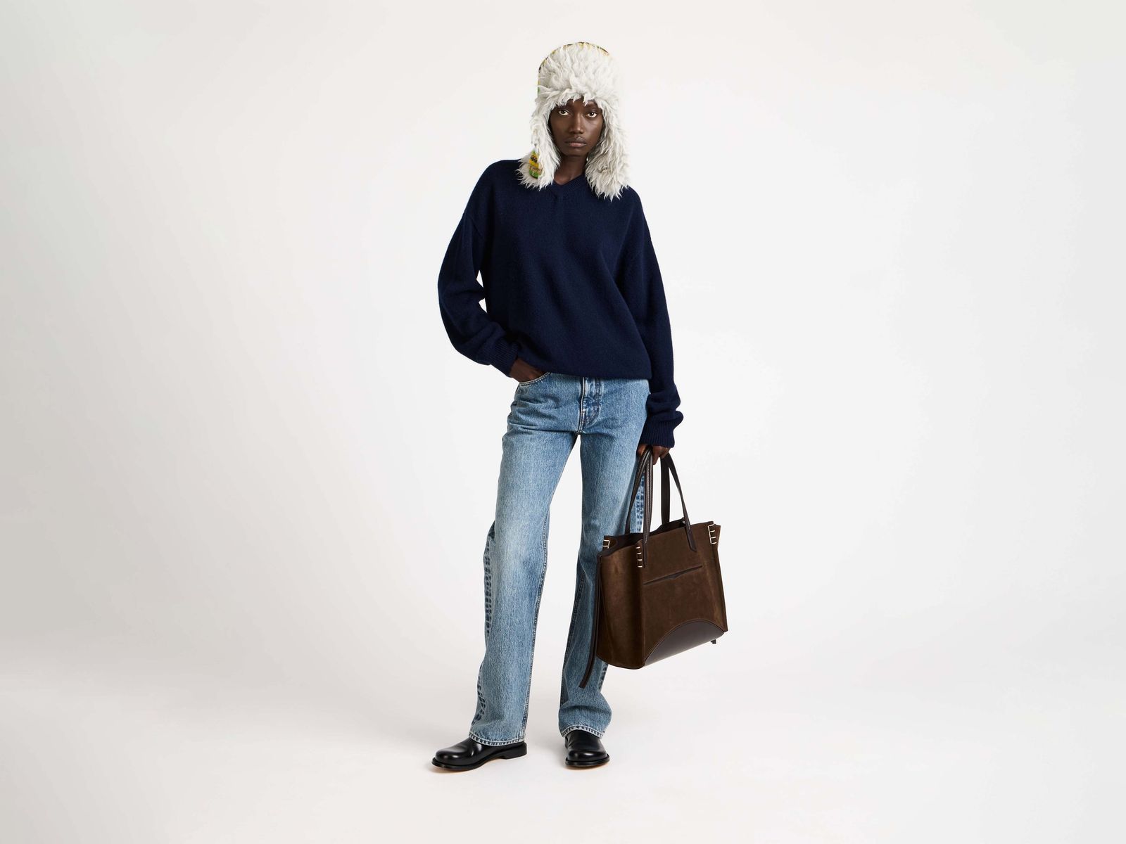 WOMENS V-NECK CASHMERE JUMPER IN NAVY