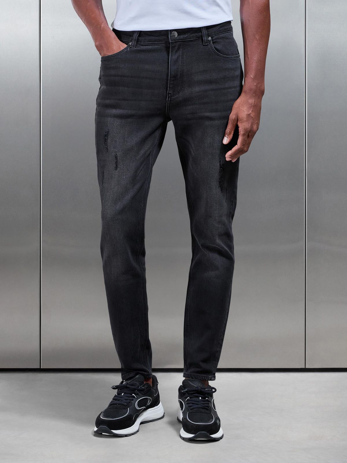 Distressed Denim Jeans in Black Wash