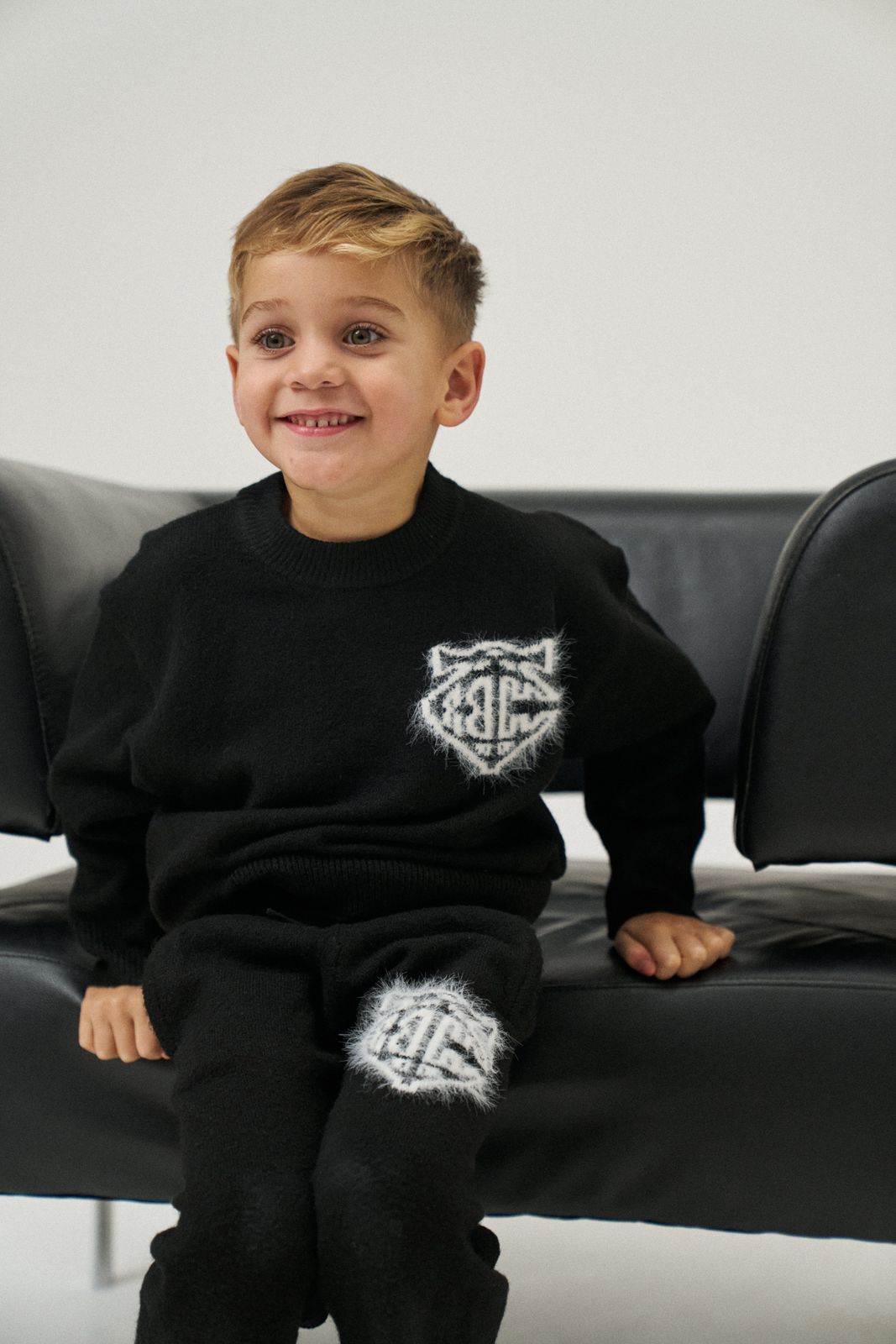KIDS MONOGRAM FLUFFY KNIT CREW - BLACK