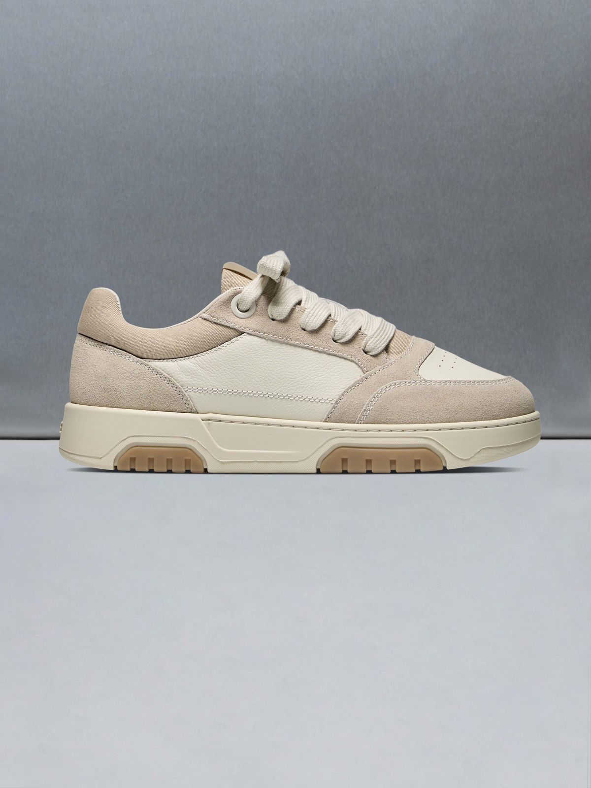 Nova Trainer in Off White Beige
