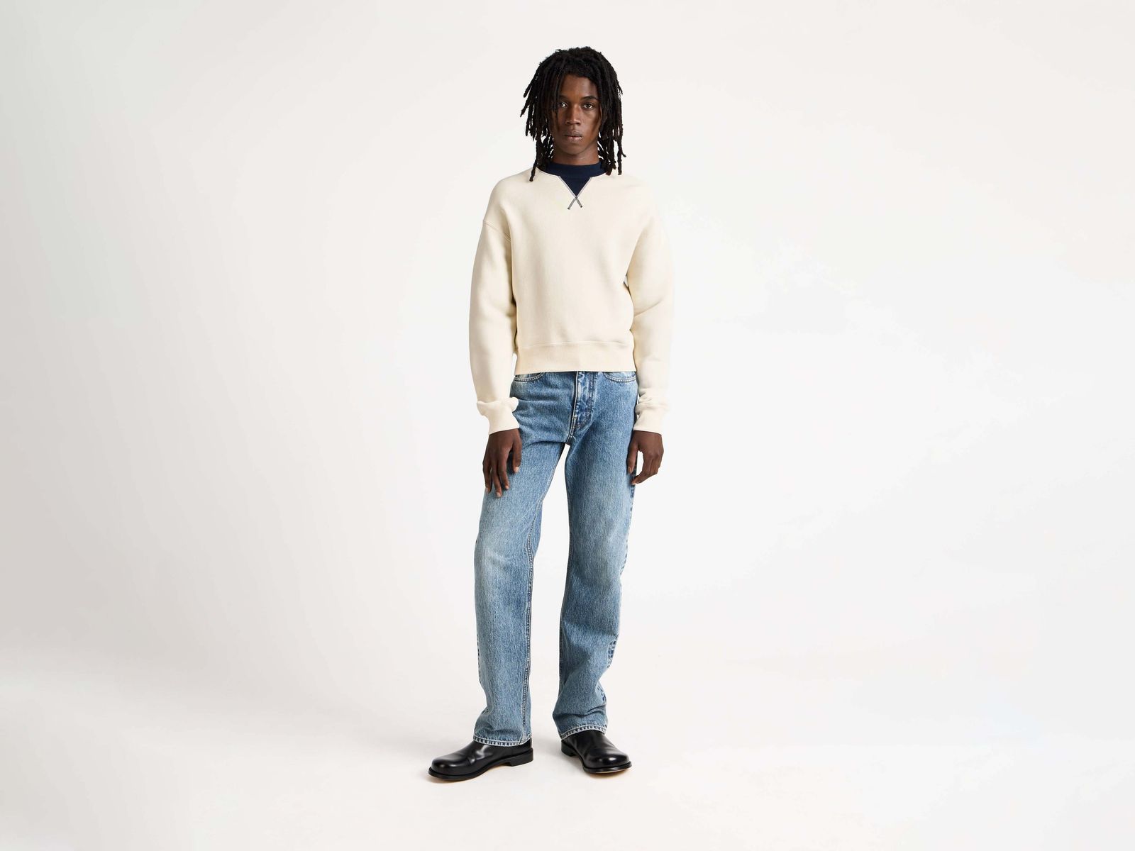 MENS CONTRAST COLLAR SWEATSHIRT IN ECRU & NAVY