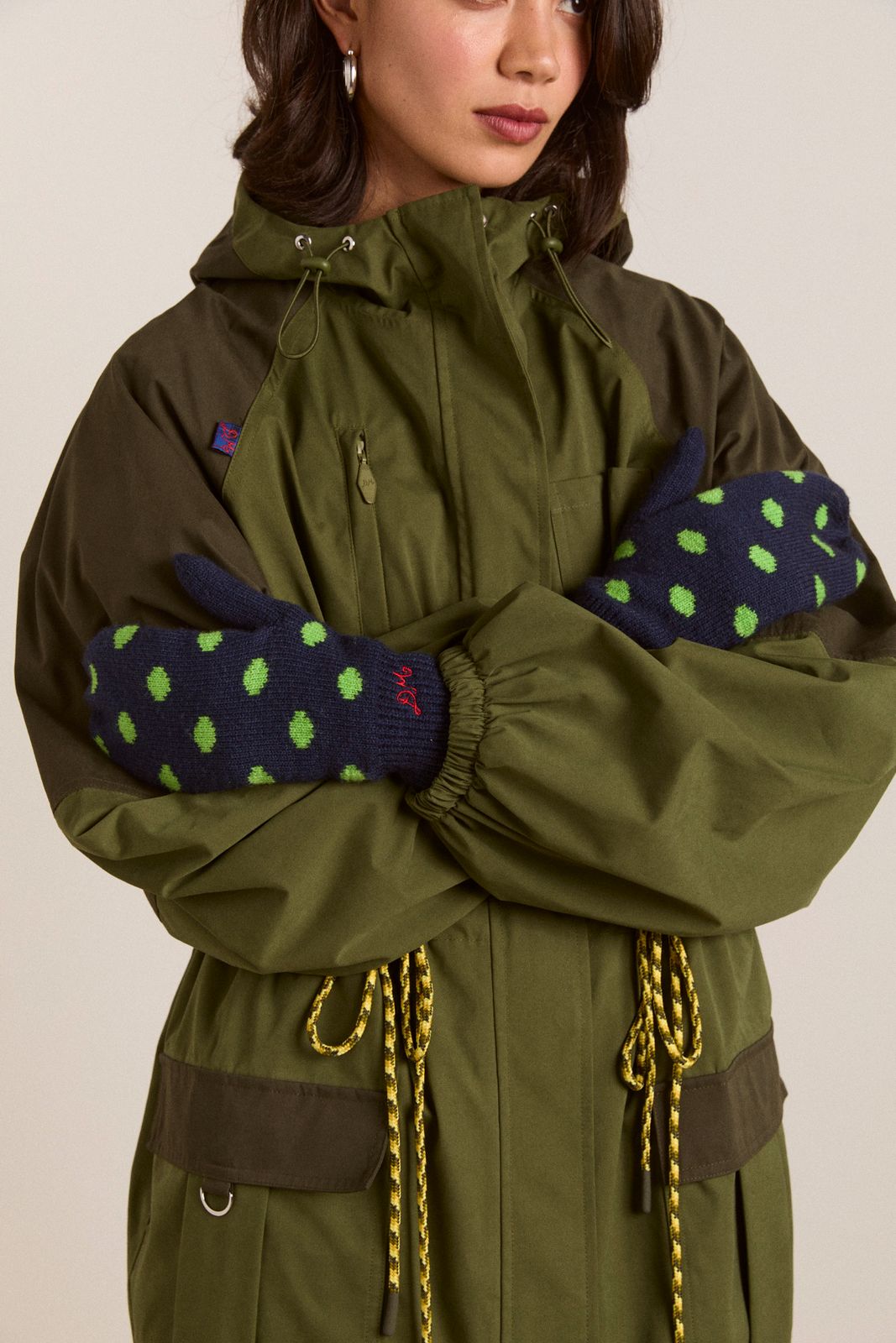 String Mittens -Navy & Lime Spot