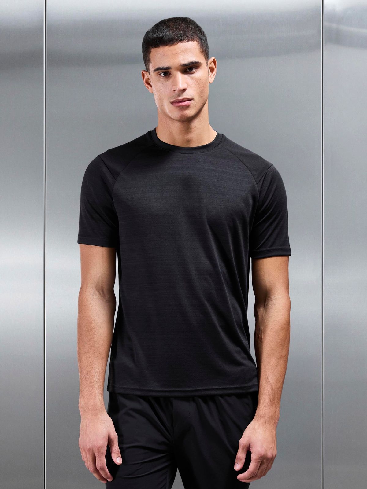 React T-Shirt in Black
