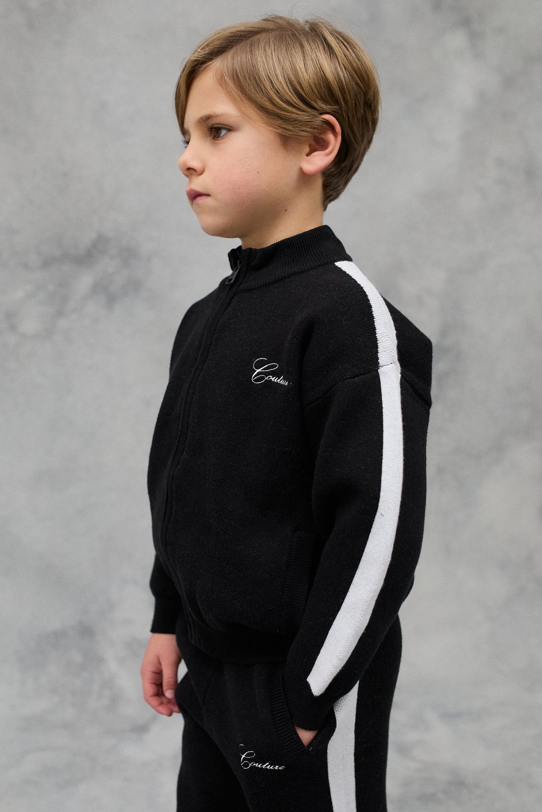 JNR SIDE STRIPE KNITTED ZIP THROUGH - BLACK