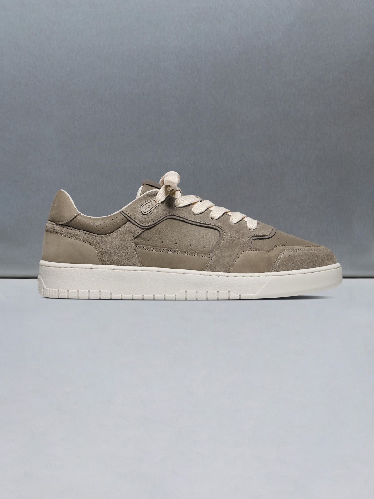 Hoop Trainer in Taupe Off White