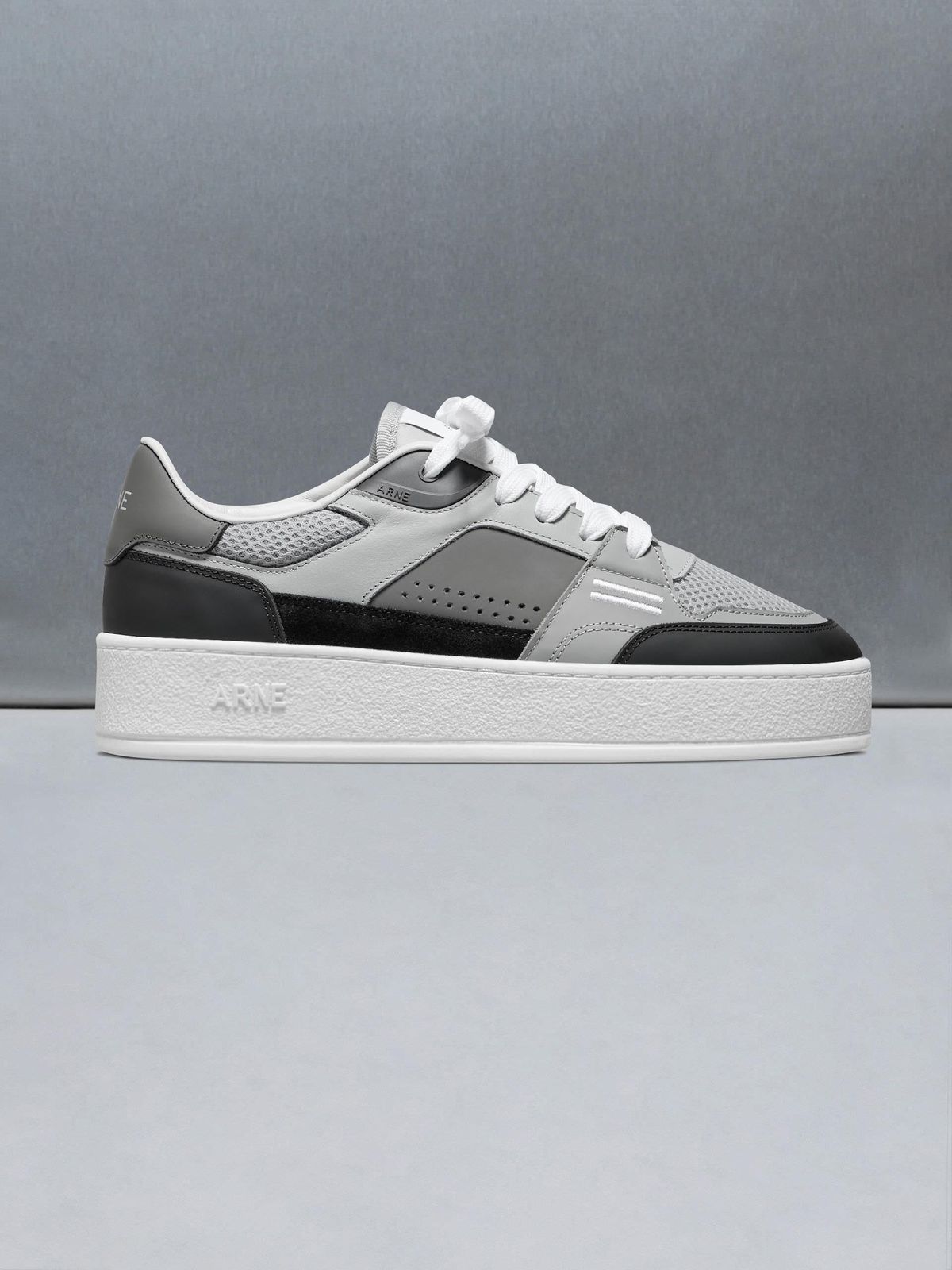 Arena Trainer 2.0 in Grey Black