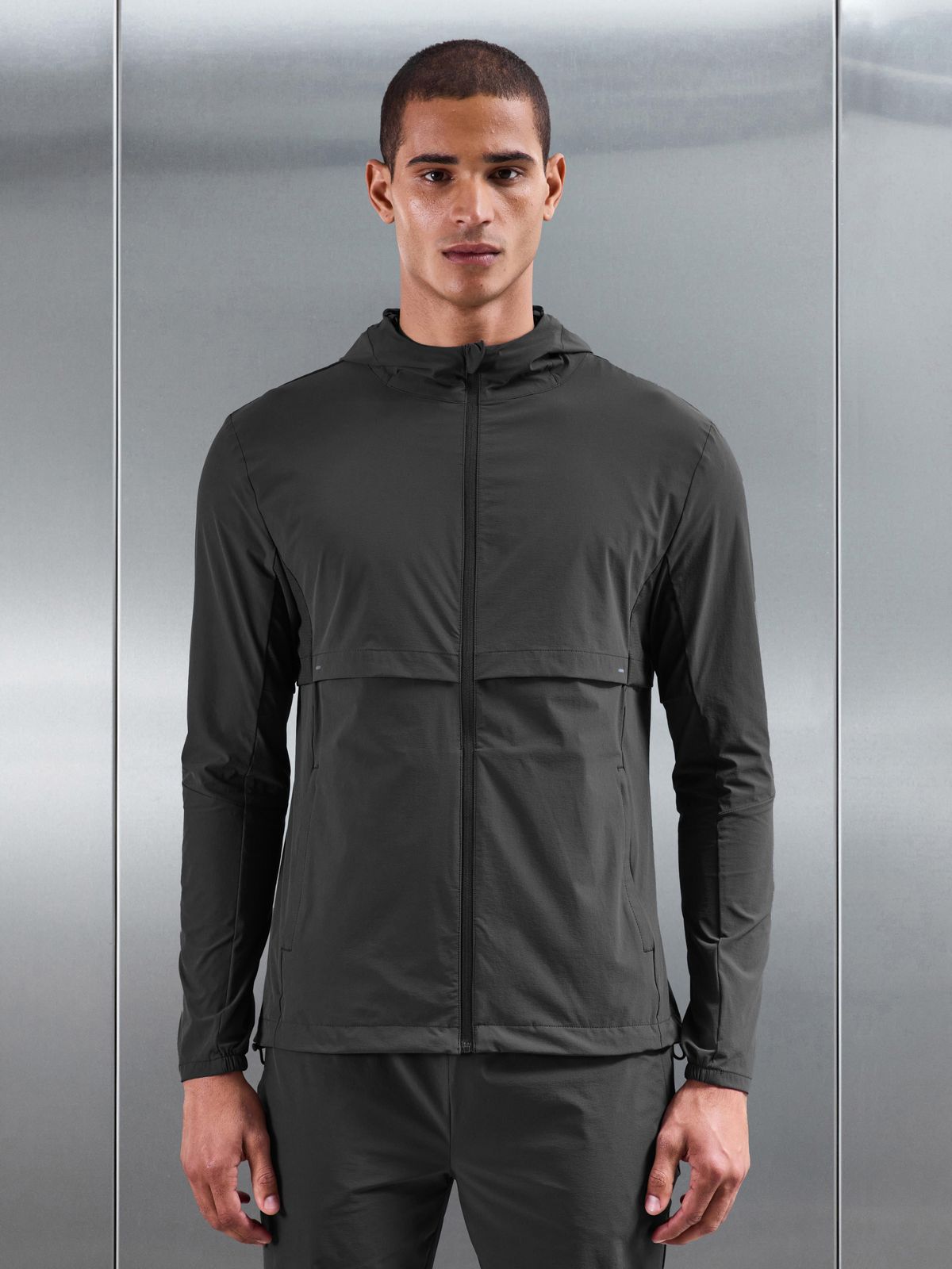 Performance Windbreaker in Grey