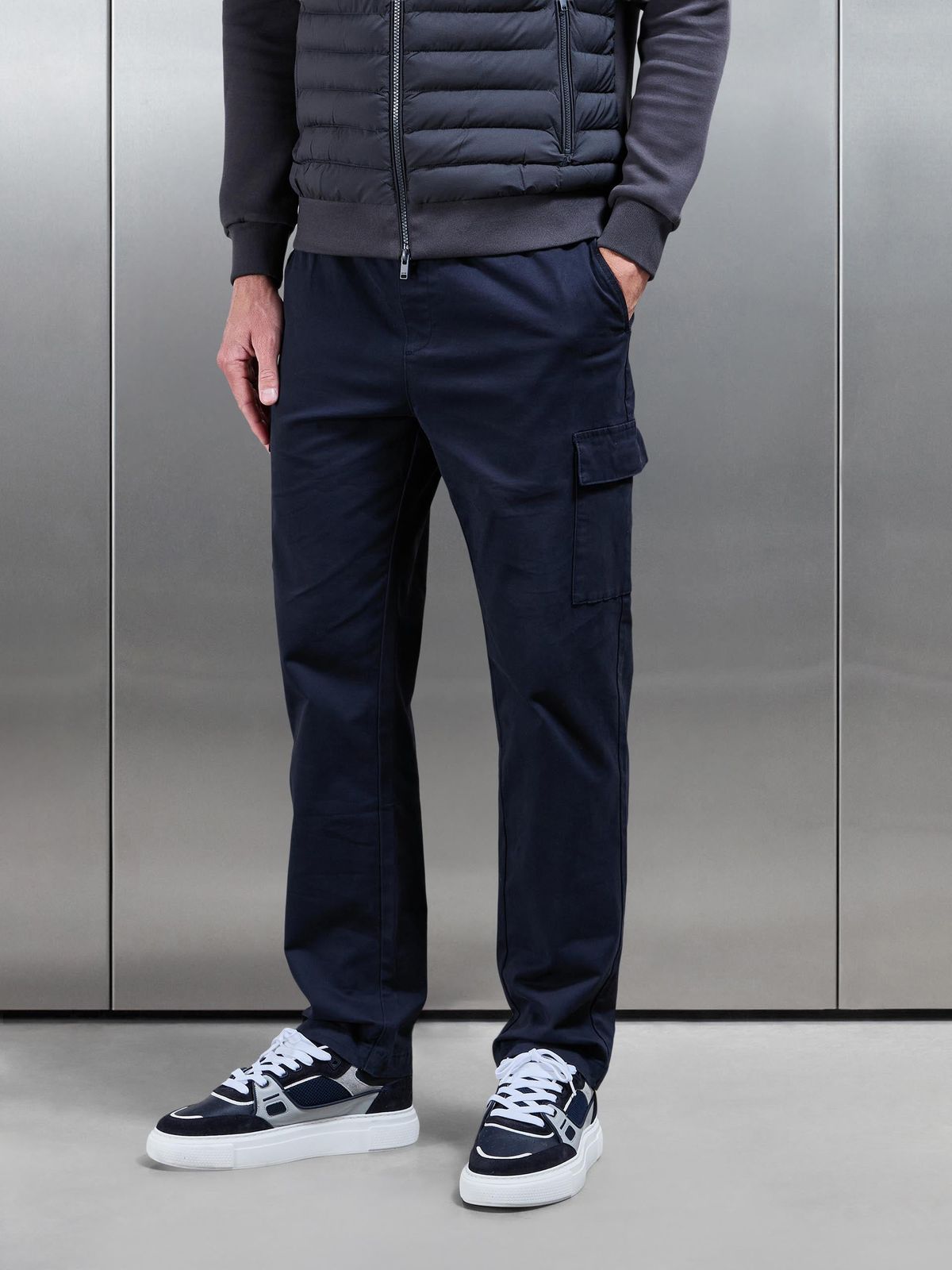 Relaxed Fit Cotton Cargo Pant in Navy