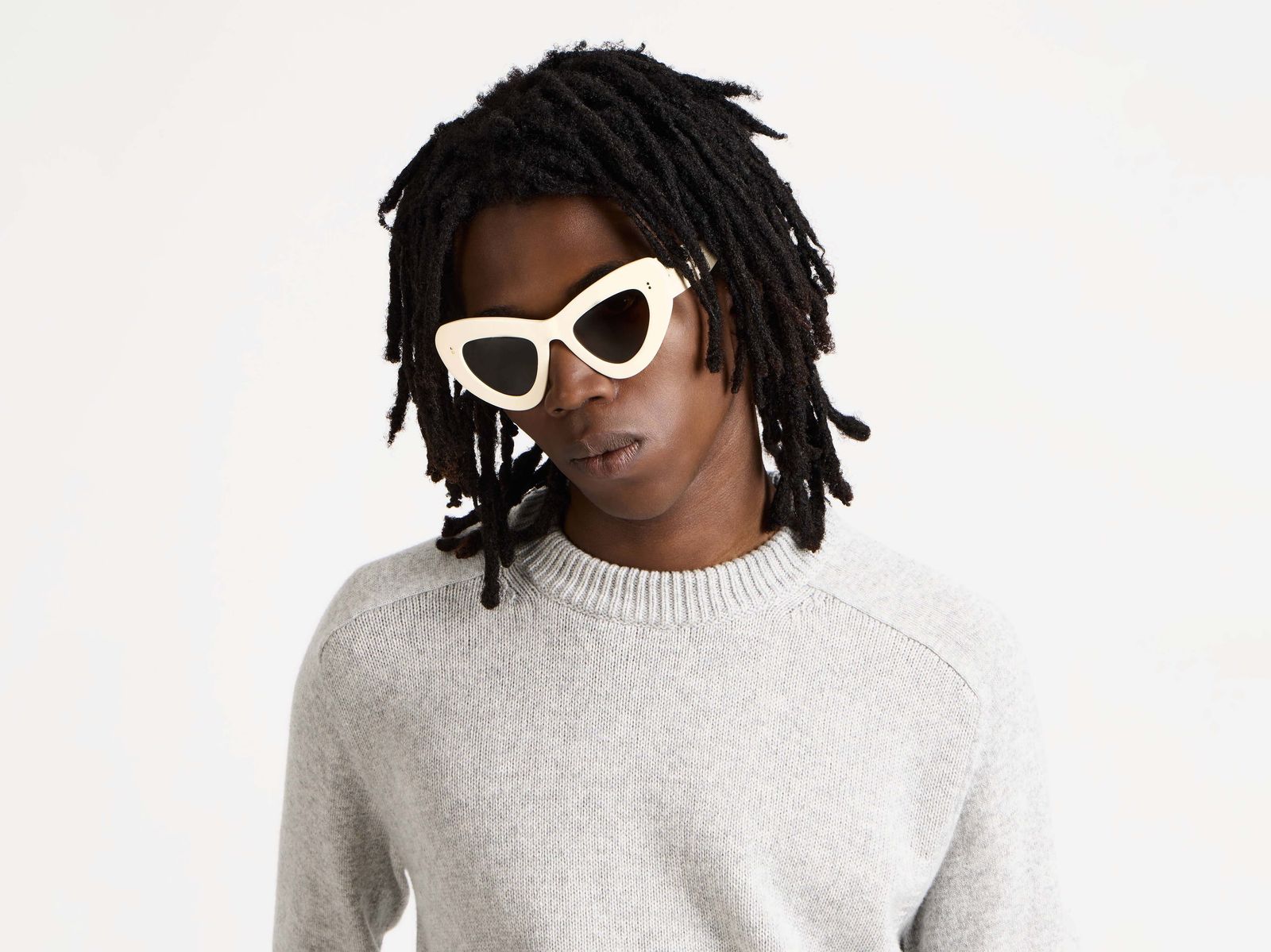 JWA06 BUTTERFLY SUNGLASSES IN OFF-WHITE