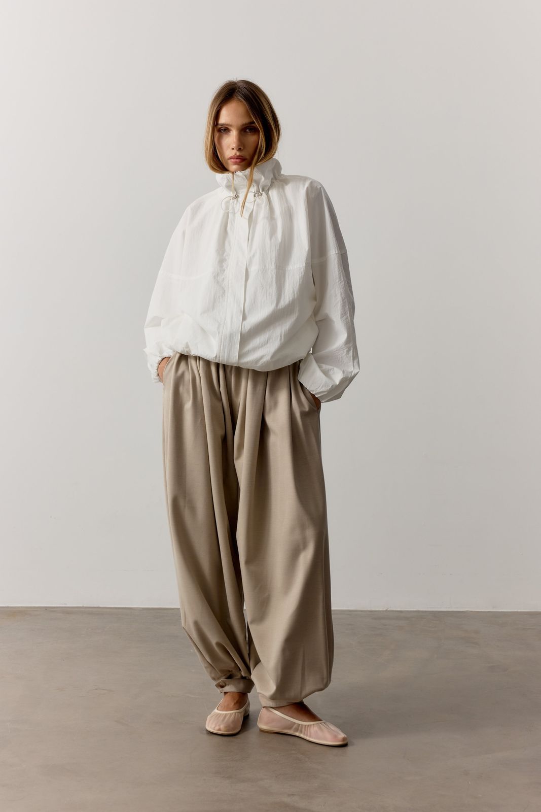 FUNNEL NECK SHELL JACKET - WHITE