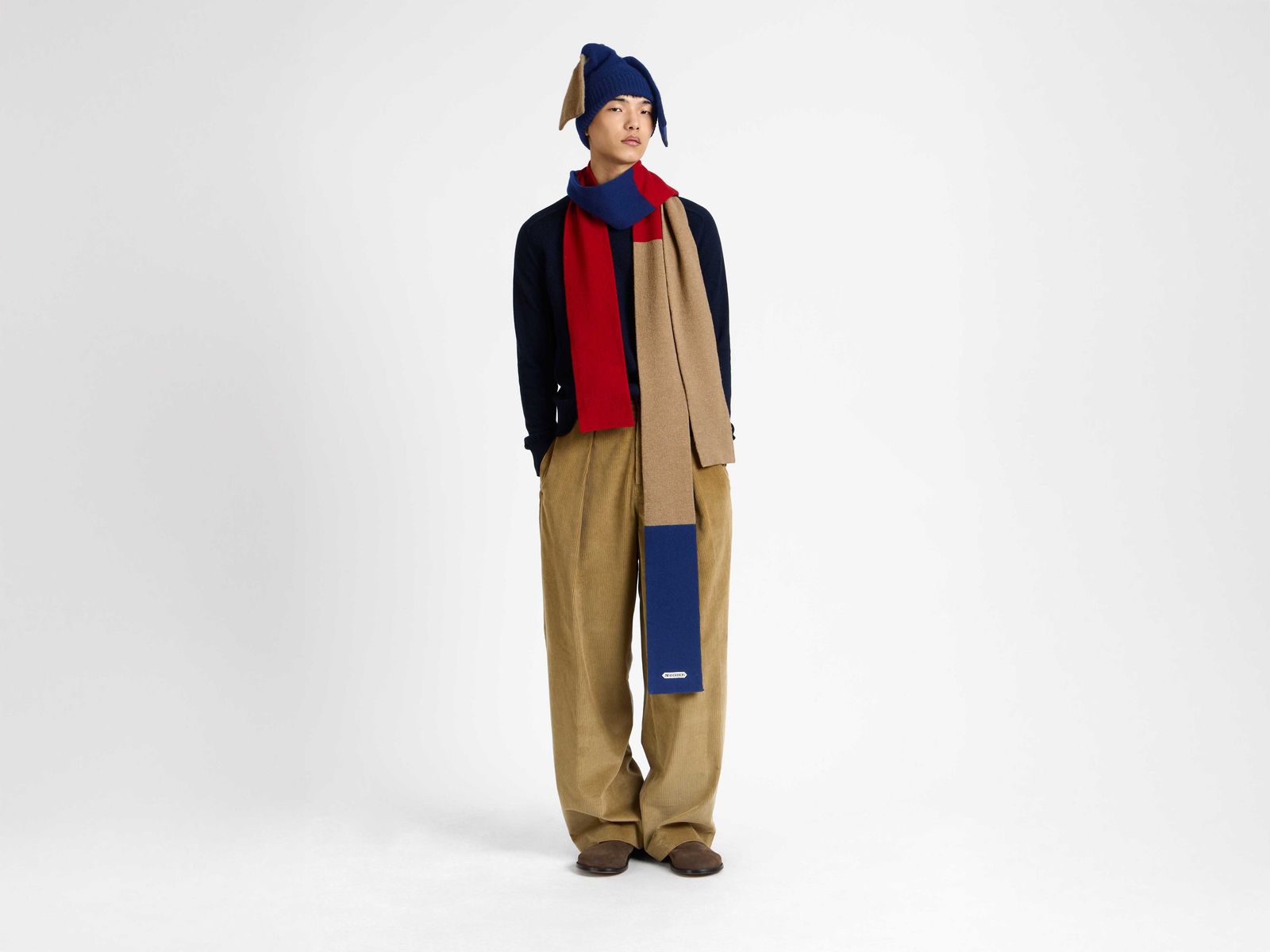 FOUR-WAY FASTENED SCARF IN BLUE