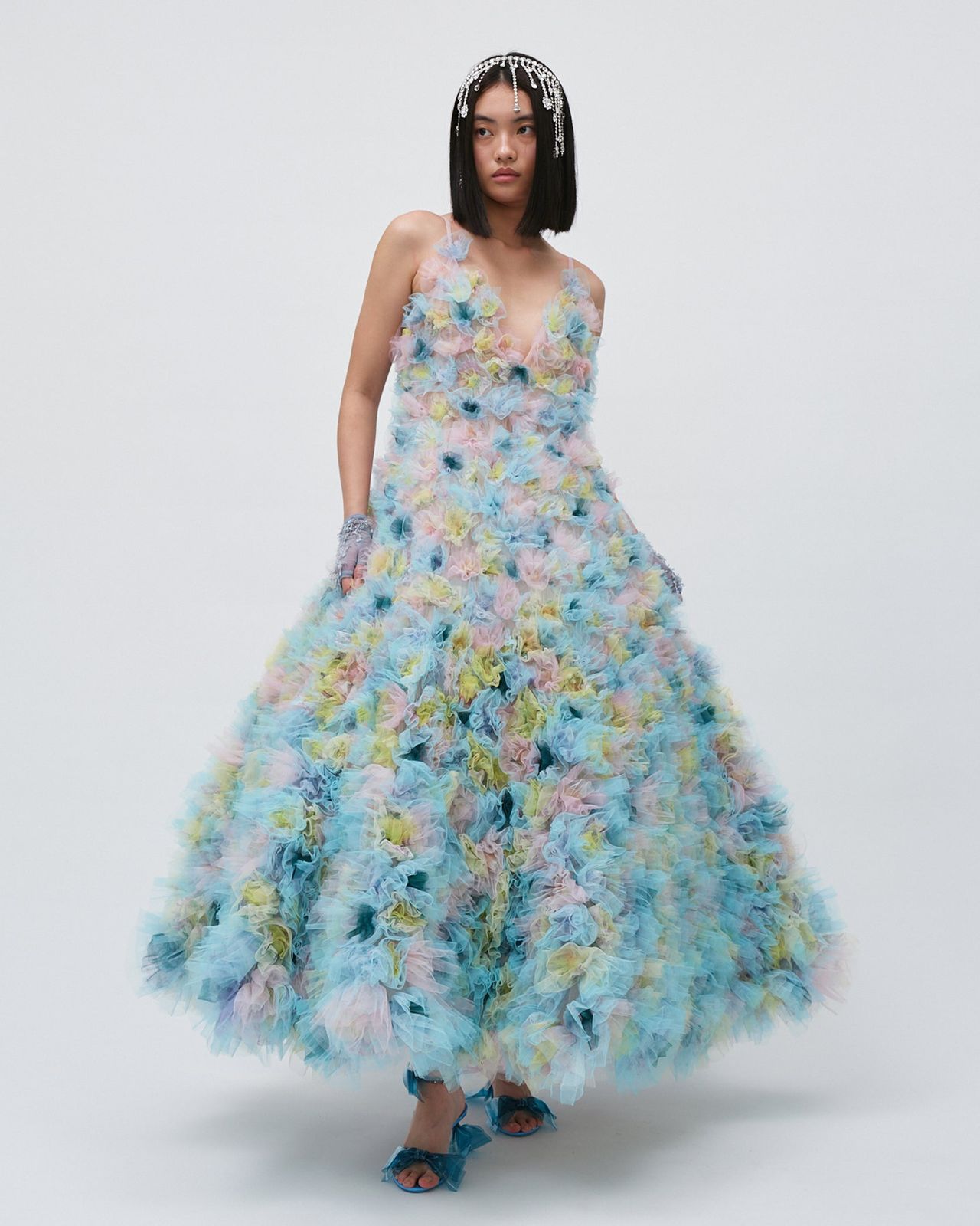 AIR-FLOWERS CLUSTERED V-NECK GOWN