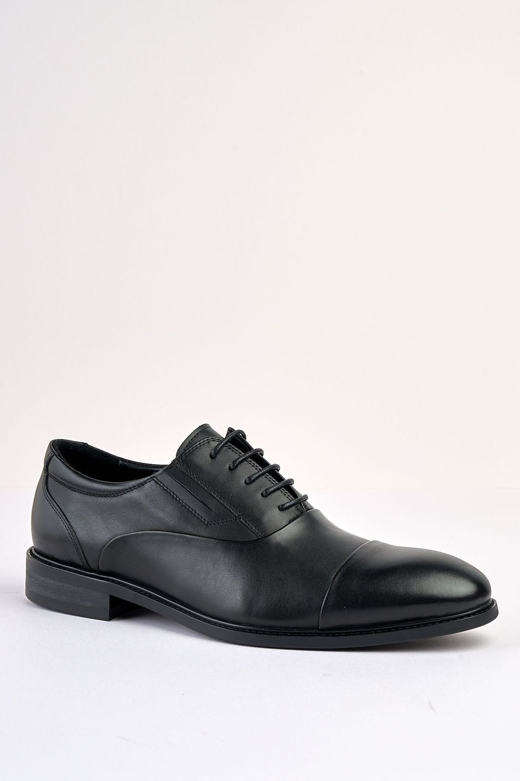 Regal Black Laced Shoe
