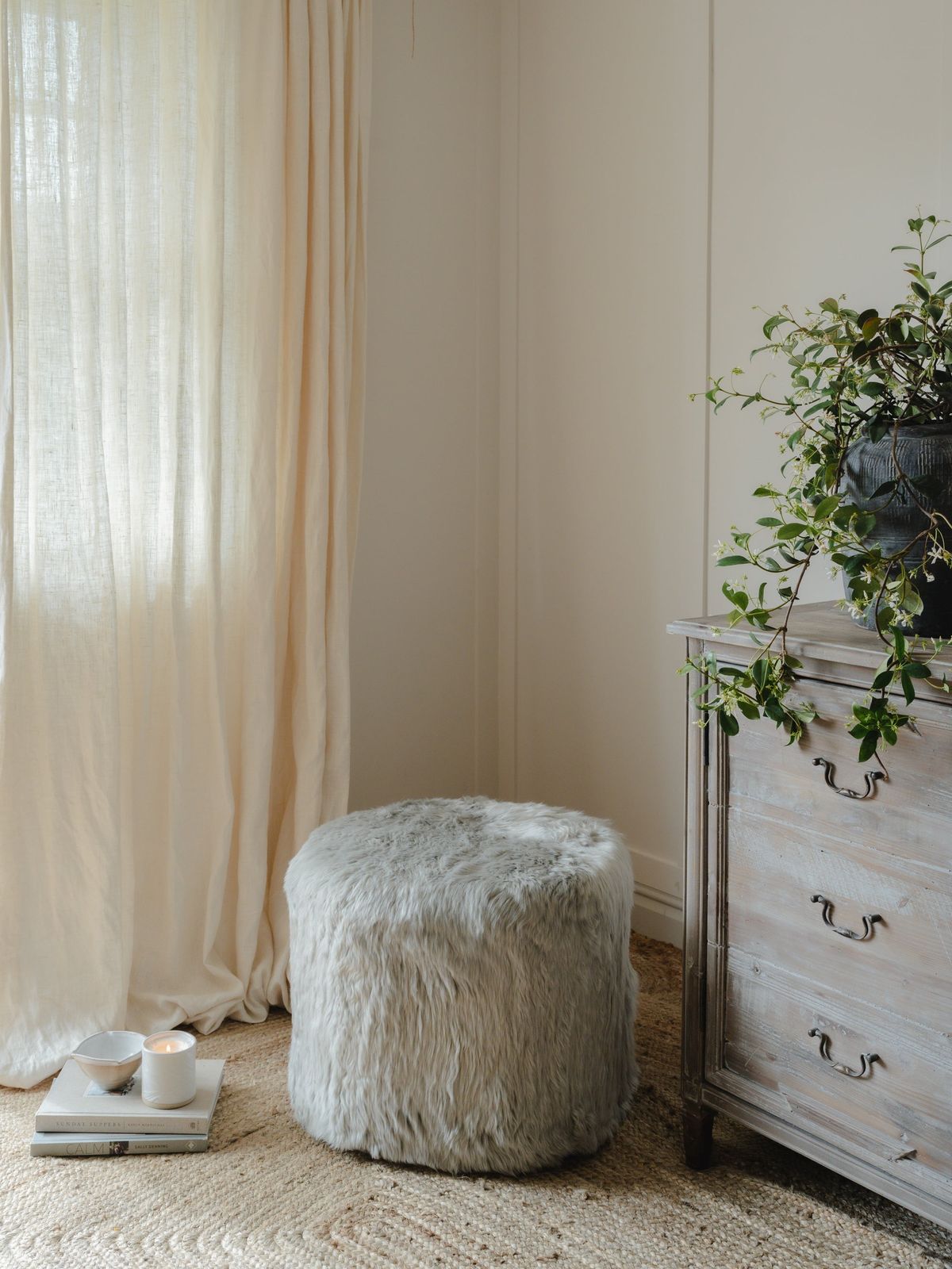 Circular Sheepskin Pouffe Circular - Grey