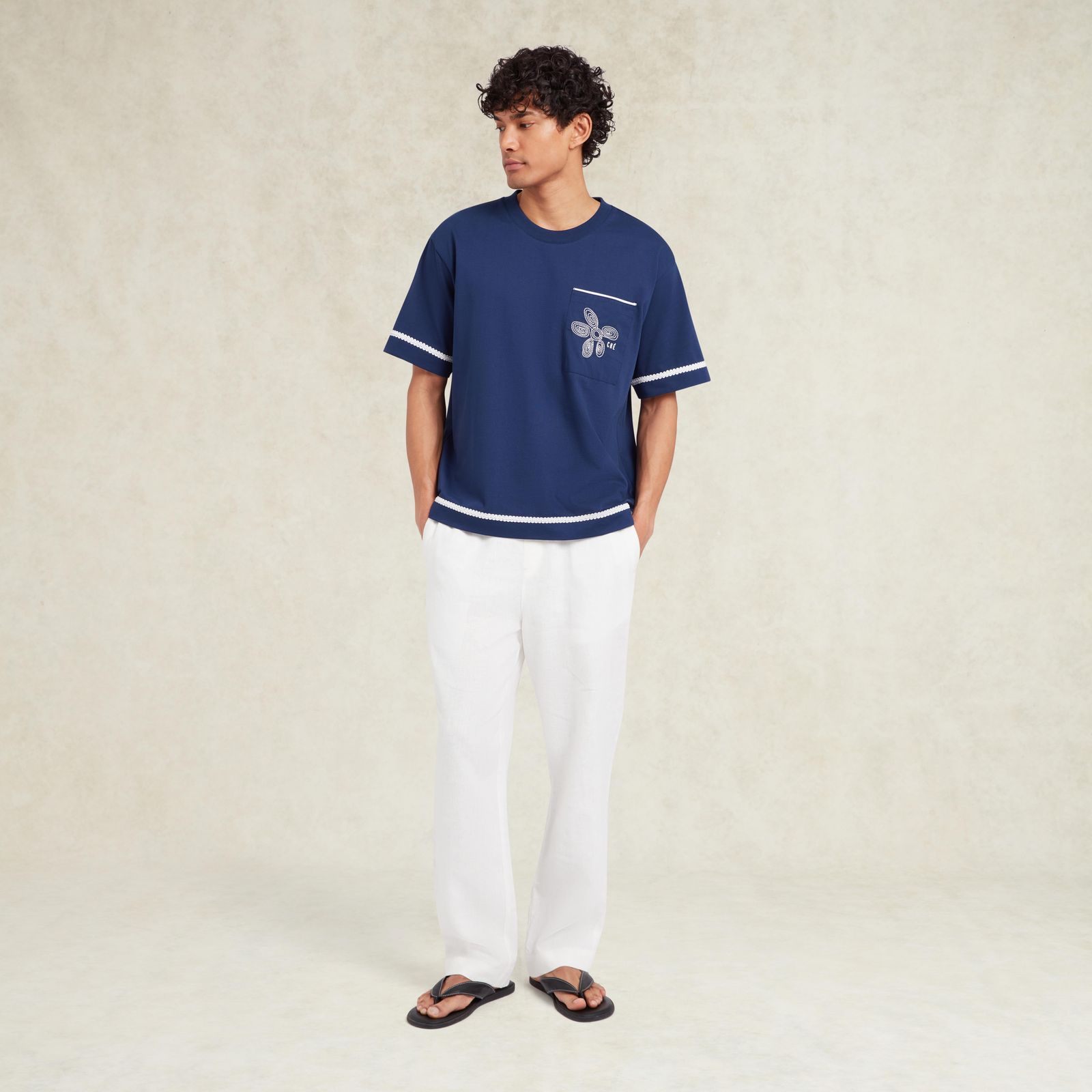 Flores Embroidered T-Shirt - Blue