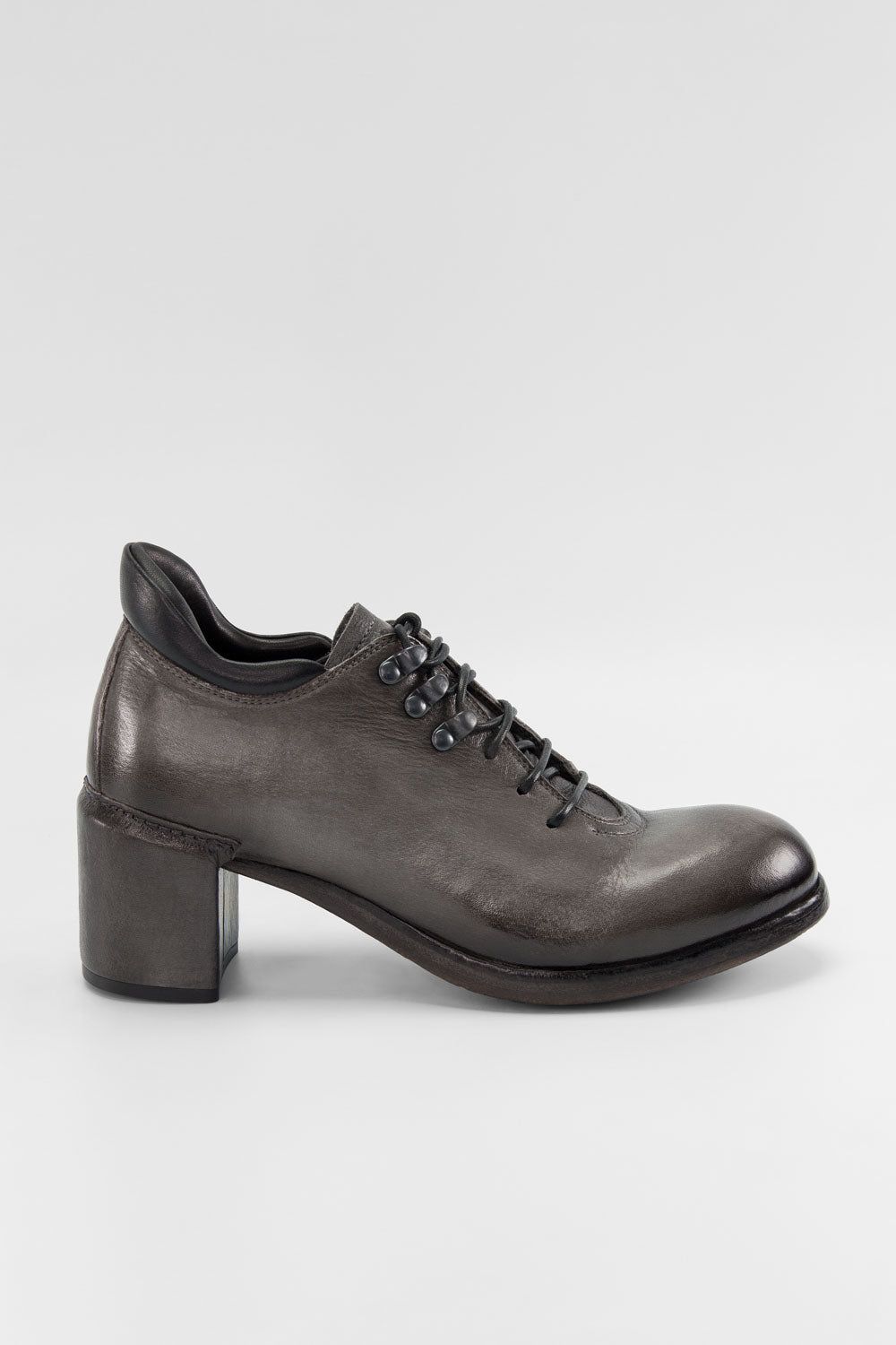 MADISON ice-grey lace up hiking shoes.