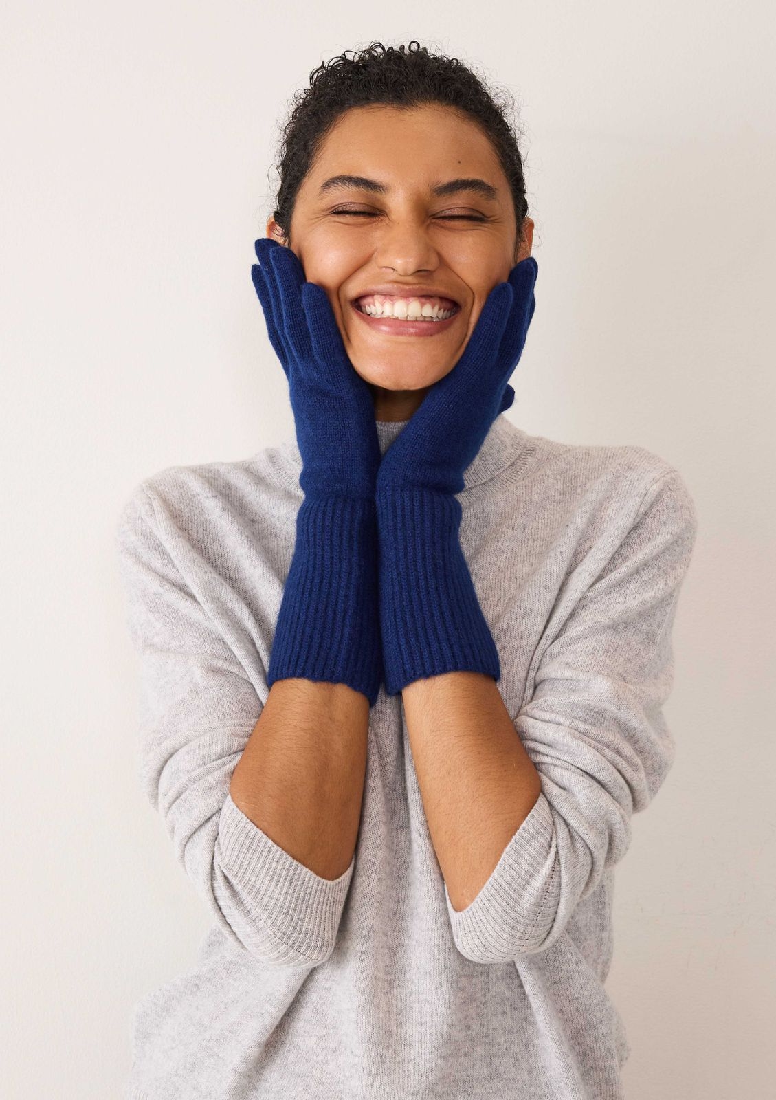Cashmere Glove in Midnight Blue