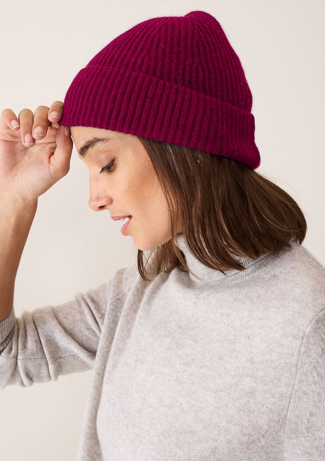 Cashmere Beanie in Barolo Red