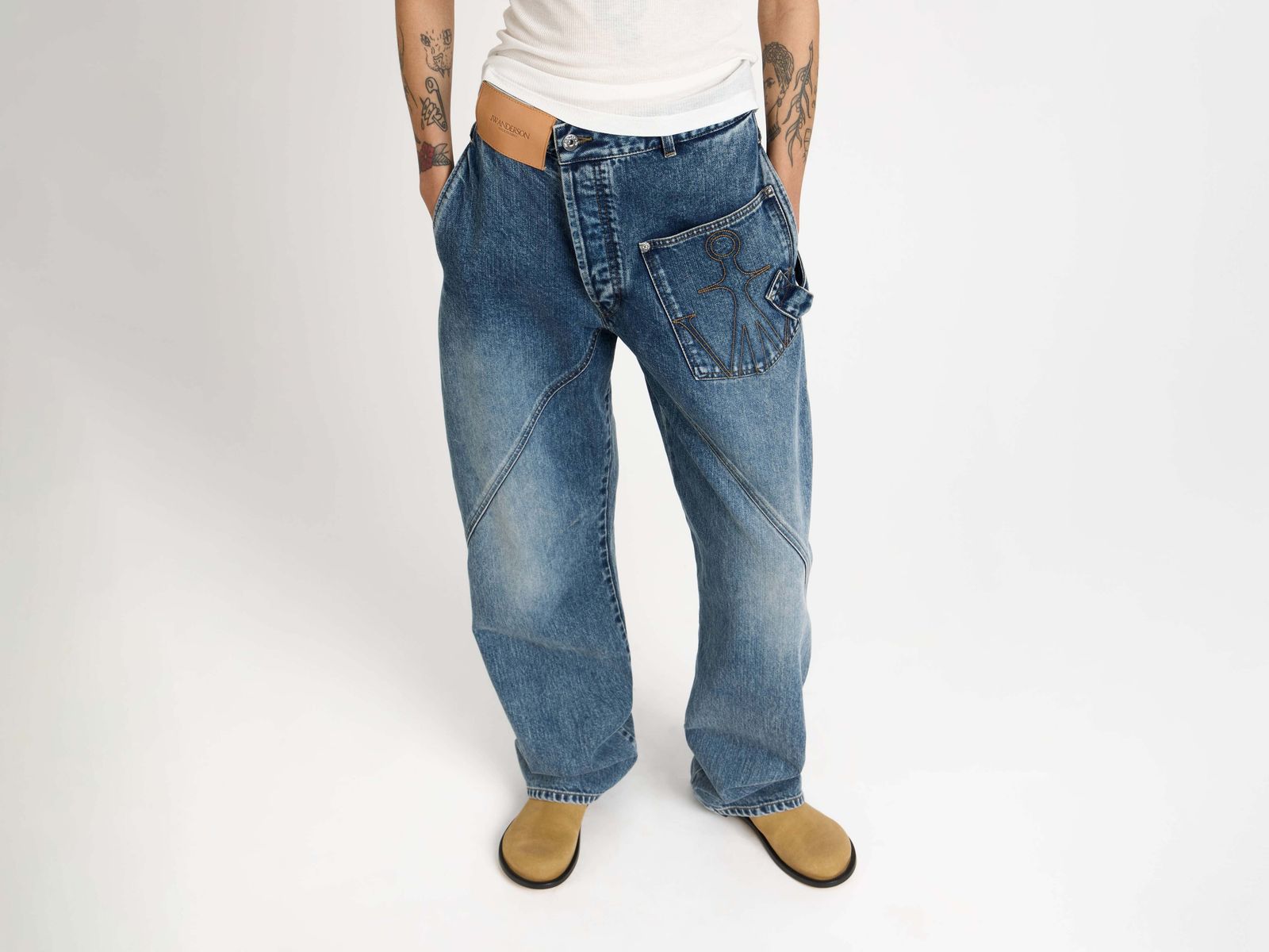 WOMENS TWISTED WORKWEAR DENIM JEANS IN MID BLUE