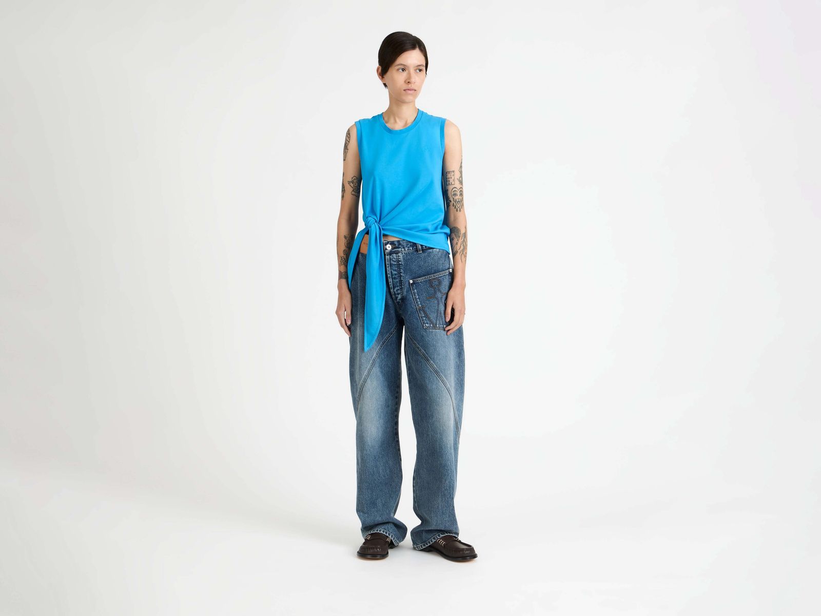 WOMENS HEM KNOT TANK TOP IN BRIGHT BLUE