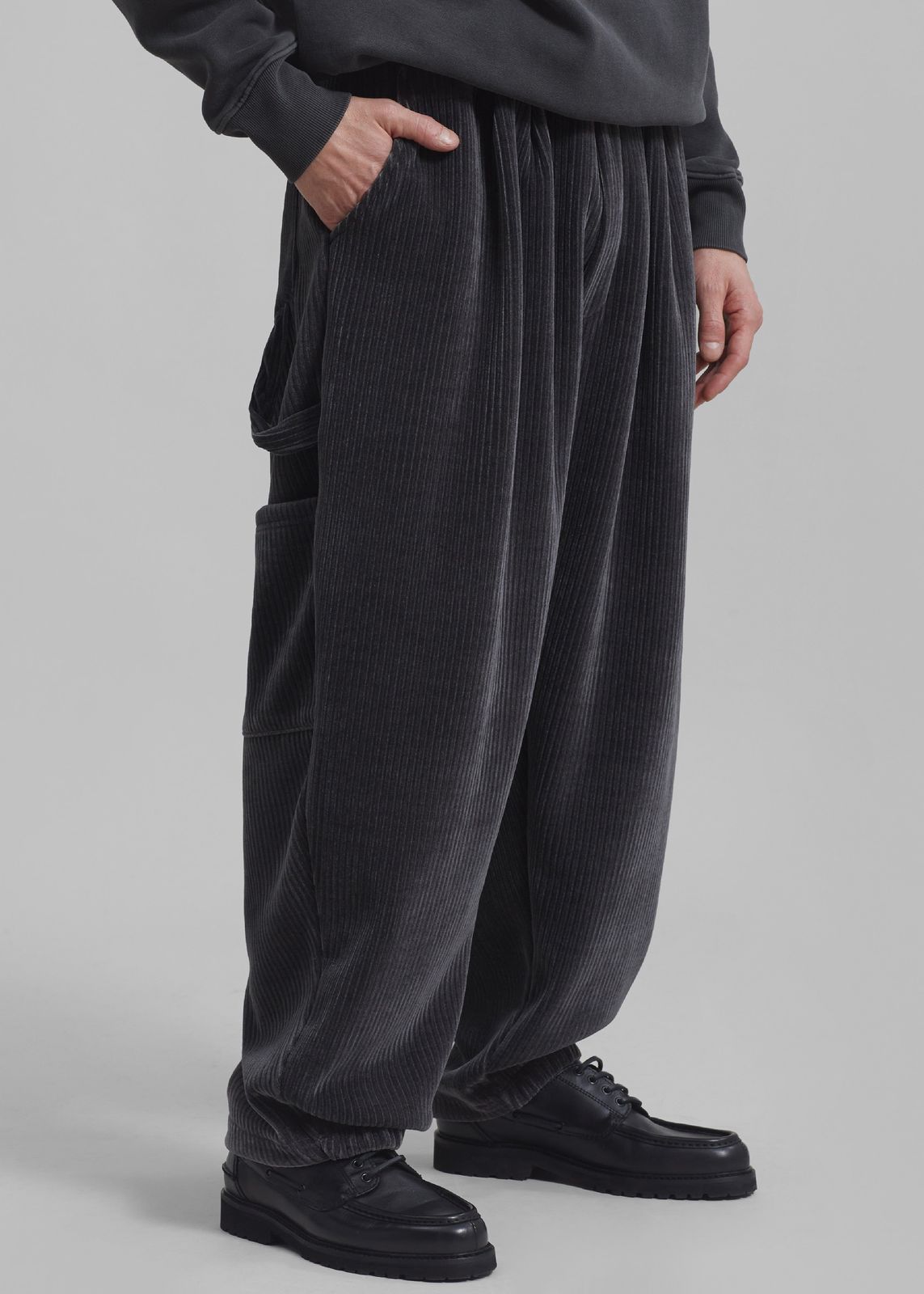 Declan Corduroy Pants - Charcoal