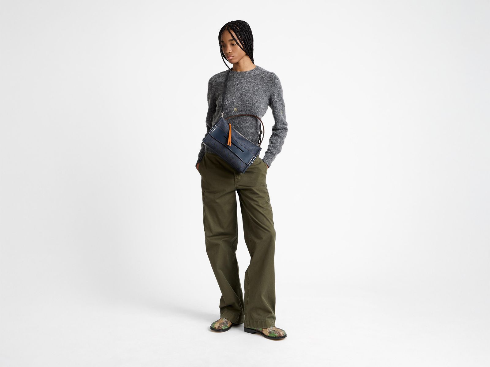 WOMENS CARGO TROUSERS IN KHAKI