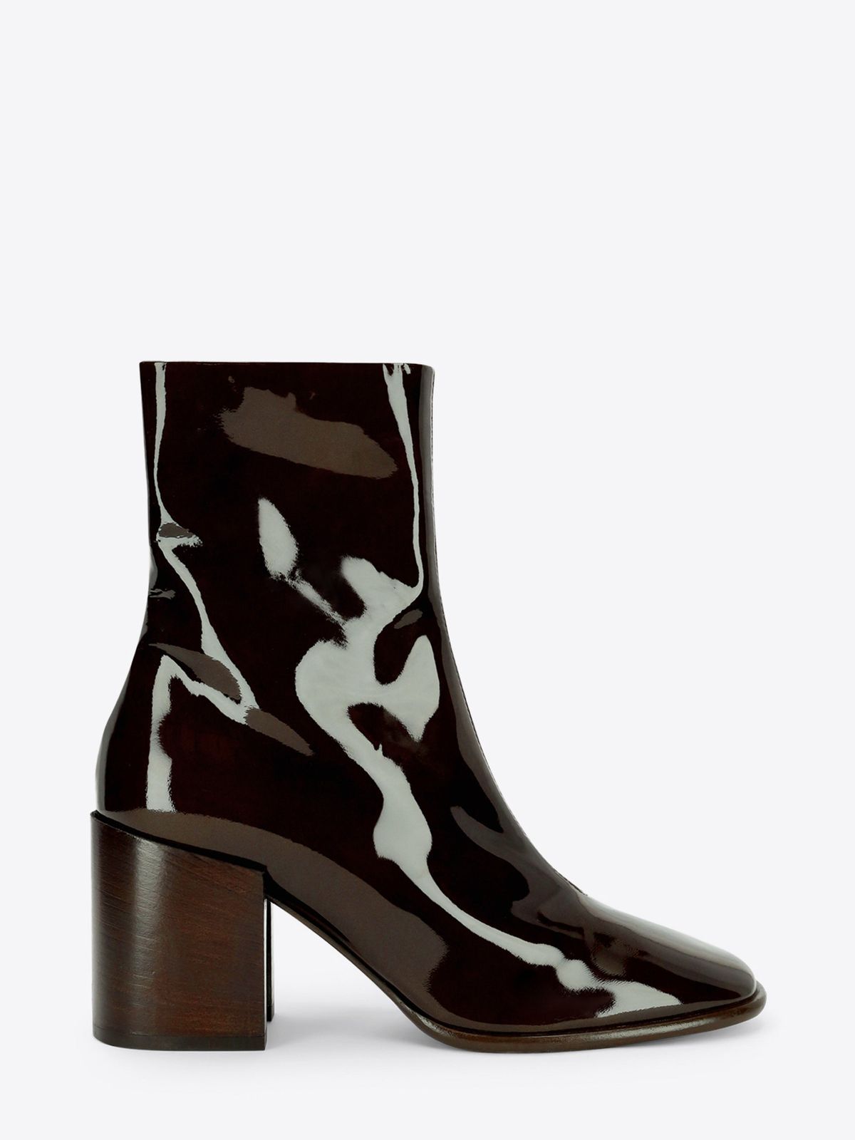 Heeled leather boots
