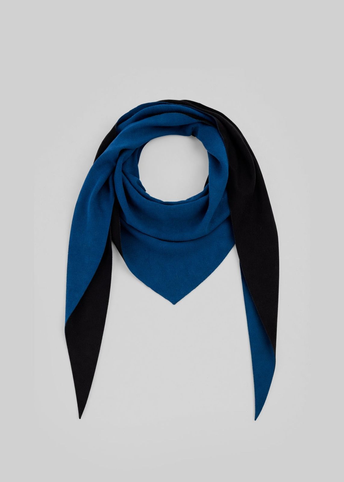 Nella Reversible Shawl - Black/blue